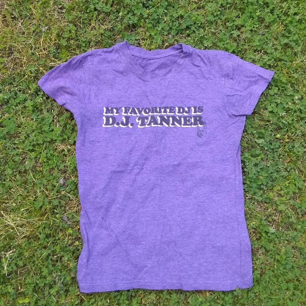 DJ Tanner Tee, Medium